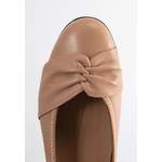 Klassische Ballerina von Clarks, in der Farbe Beige, andere Perspektive, Vorschaubild