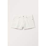 Ausgefranste Mini-Jeansshorts der Marke Monki