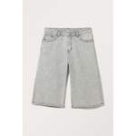 Lockere Jeansshorts der Marke Monki