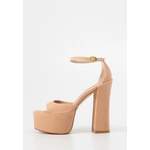 Plateausandaletten von der Marke Stuart Weitzman