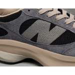 Laufschuhe von New Balance, in der Farbe Grau, aus Leder, andere Perspektive, Vorschaubild