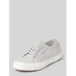 SUPERGA Sneaker der Marke Superga