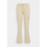 Cargohose von der Marke Guess