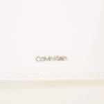 Schultertasche von Calvin Klein, in der Farbe Weiss, aus Polyurethan, andere Perspektive, Vorschaubild