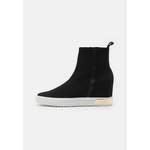 Sneaker high der Marke DKNY