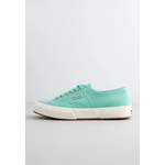 Sneaker low der Marke Superga