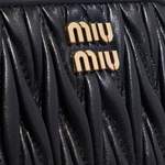 Geldbörse von Miu Miu, in der Farbe Schwarz, aus Leder, andere Perspektive, Vorschaubild
