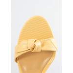 High Heel Sandalette von Alexandre Birman, in der Farbe Gelb, andere Perspektive, Vorschaubild