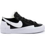 Nike Sneaker der Marke Nike