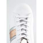 Sneaker von Victoria Shoes, in der Farbe Weiss, andere Perspektive, Vorschaubild