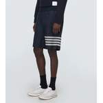 Shorts von Thom Browne, andere Perspektive, Vorschaubild