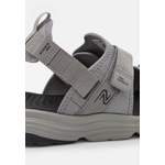 Sandale von New Balance, in der Farbe Grau, andere Perspektive, Vorschaubild