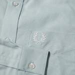 Herrenshirt von Fred Perry, in der Farbe Grau, andere Perspektive, Vorschaubild