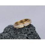 Fingerring von Eyecatcher, in der Farbe Gold, aus Edelstahl, andere Perspektive, Vorschaubild