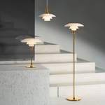 Beistelltischlampe von Louis Poulsen, in der Farbe Gold, aus Messing, andere Perspektive, Vorschaubild