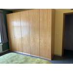 Vintage-Kleiderschrank Holz der Marke Whoppah