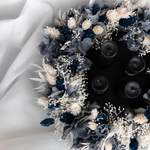 Weiß-Blauer Trockenblumenkranz der Marke Lykke&You