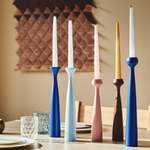 Kerzenständer von applicata, in der Farbe Blau, aus Eichenholz, andere Perspektive, Vorschaubild