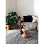 Sitzhocker von Vitra, in der Farbe Braun, aus Nussbaum, andere Perspektive, Vorschaubild