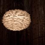 Lampenschirm von Umage, in der Farbe Beige, aus Federn, andere Perspektive, Vorschaubild