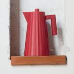 Wasserkocher von Alessi, in der Farbe Rot, aus Kunststoff, andere Perspektive, Vorschaubild