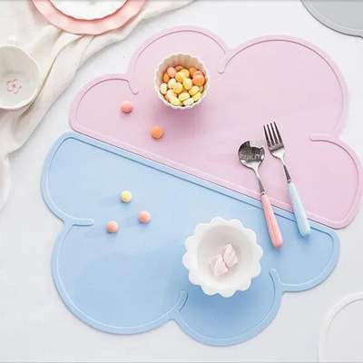Preisvergleich für Wolkenförmiges Tischset für Kinder, Silikon- Tischunterlage, Wasserdicht, Wärmeisolierend, Küchenunterlage für den Esstisch, in der Farbe Weiss