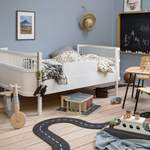 Kinderbett von Sebra, in der Farbe Weiss, aus Holz, andere Perspektive, Vorschaubild