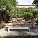 Gartentisch von Conmoto, in der Farbe Weiss, aus Hpl, andere Perspektive, Vorschaubild