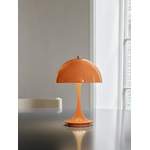 Schreibtischlampe von Louis Poulsen, in der Farbe Orange, aus Stahl, andere Perspektive, Vorschaubild